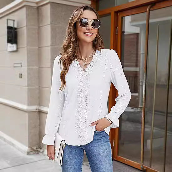 Ladies elegant blouse with floral design and V-neck Lune London
