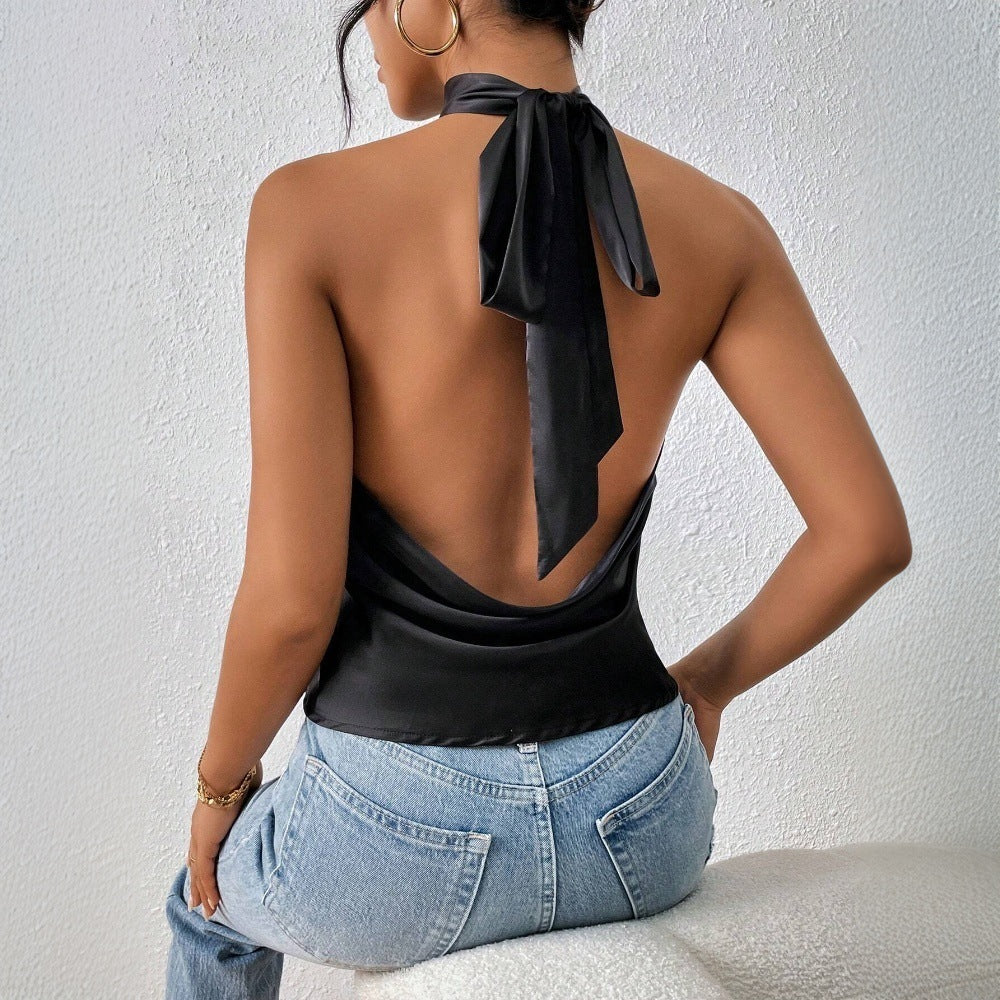 Elegant women's top with backless design and silky finish Chic & Stil