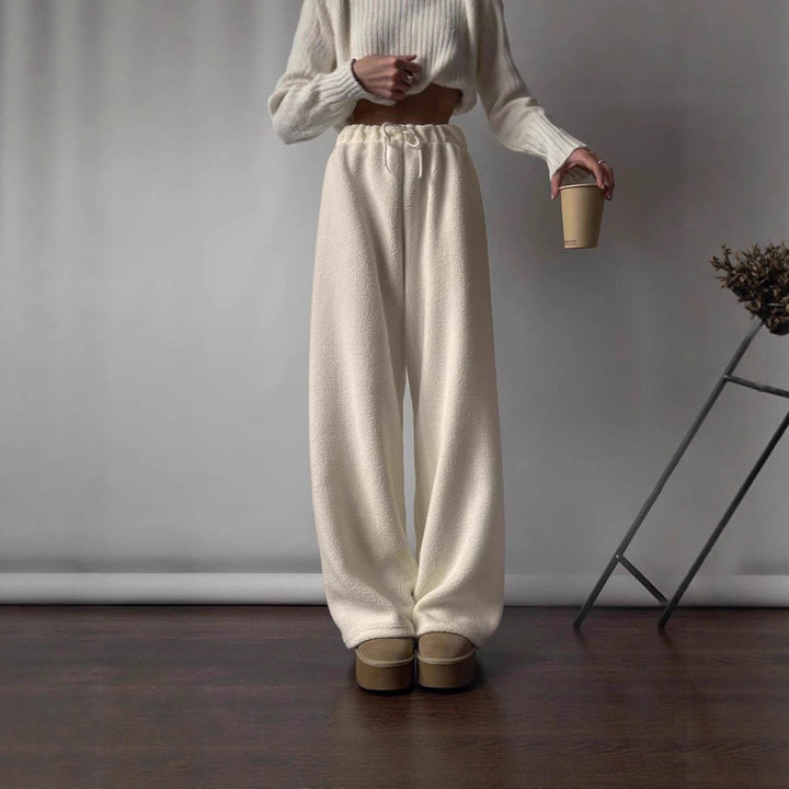 Pants de loisirs confortables pour femmes avec taille haute et poches latérales Chic & Stil