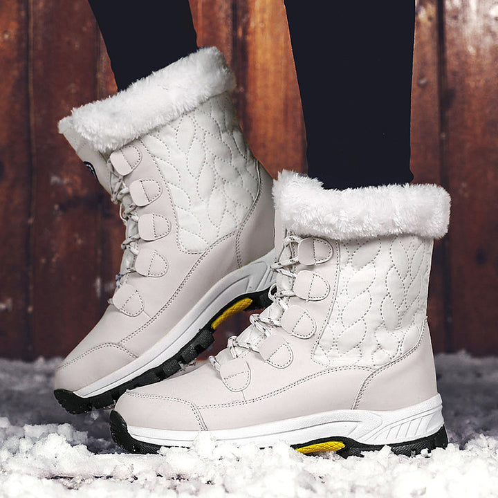 Women's winter boots with insulated lining and non-slip sole Lune London