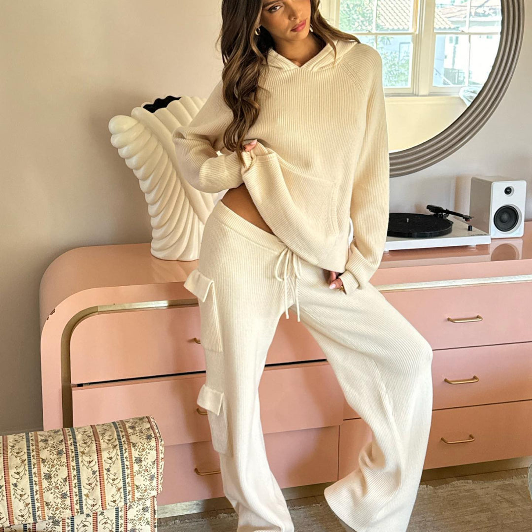 Ladies Relaxed-Fit Knit Pullover with Hood and Kangaroo Pocket Lune London