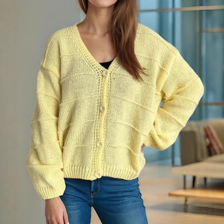 Cardigan décontracté pour femmes avec décolleté en V profond et élégants détails de boutons Chic & Stil