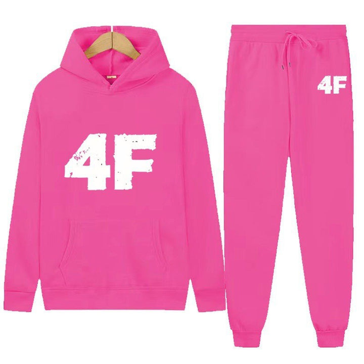 Women’s hoodie and joggers set with sporty comfort Chic & Stil