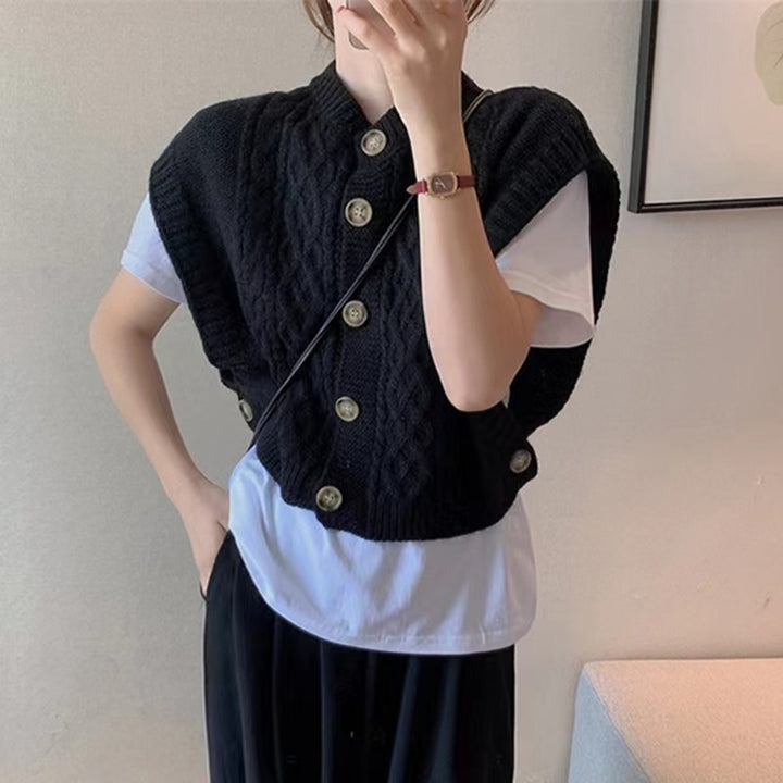 Pull en tricot pour femmes avec patte de boutonnage et motif en relief Chic & Stil