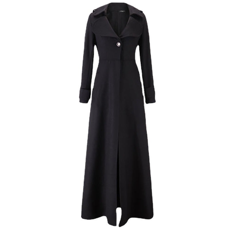 Ladies Elegant long coat with classic lapels and modern accents Lune London