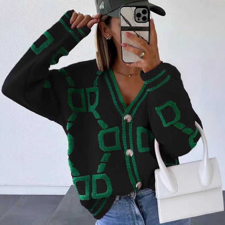Cardigan élégant pour femmes avec un motif géométrique unique et un patte de boutonnage tendance Chic & Stil