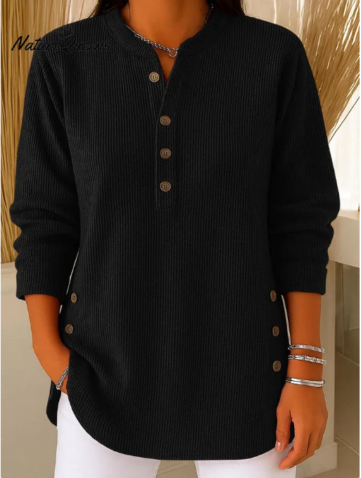 Chemise à manches longues pour femmes avec patte de boutonnage et détails modernes de boutons sur les côtés Chic & Stil