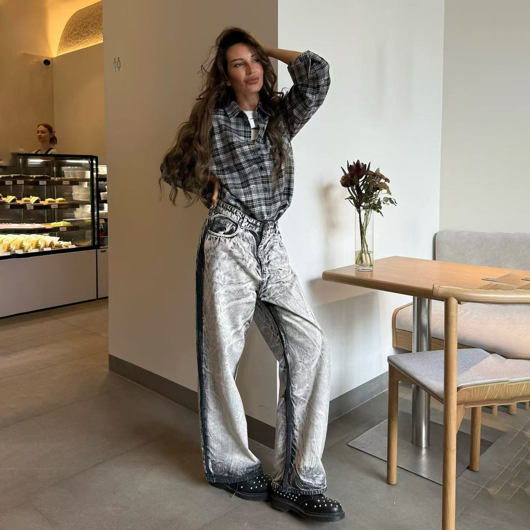 Baggy Jeans for women with a unique bicolored design Lune London