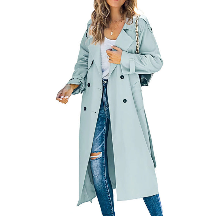 Women's trench coat in light and breathable fabric with double-breasted buttons and side pockets Lune London
