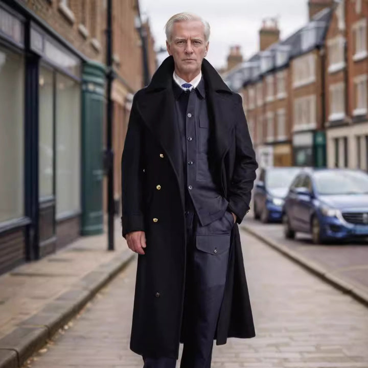 Elegant long coat for men with double-breasted buttons and wide lapels Lune London