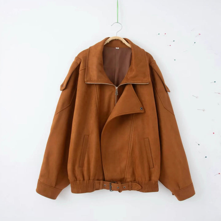 Cropped synthetic leather jacket for women with practical flap pockets and a cinchable belt Lune London