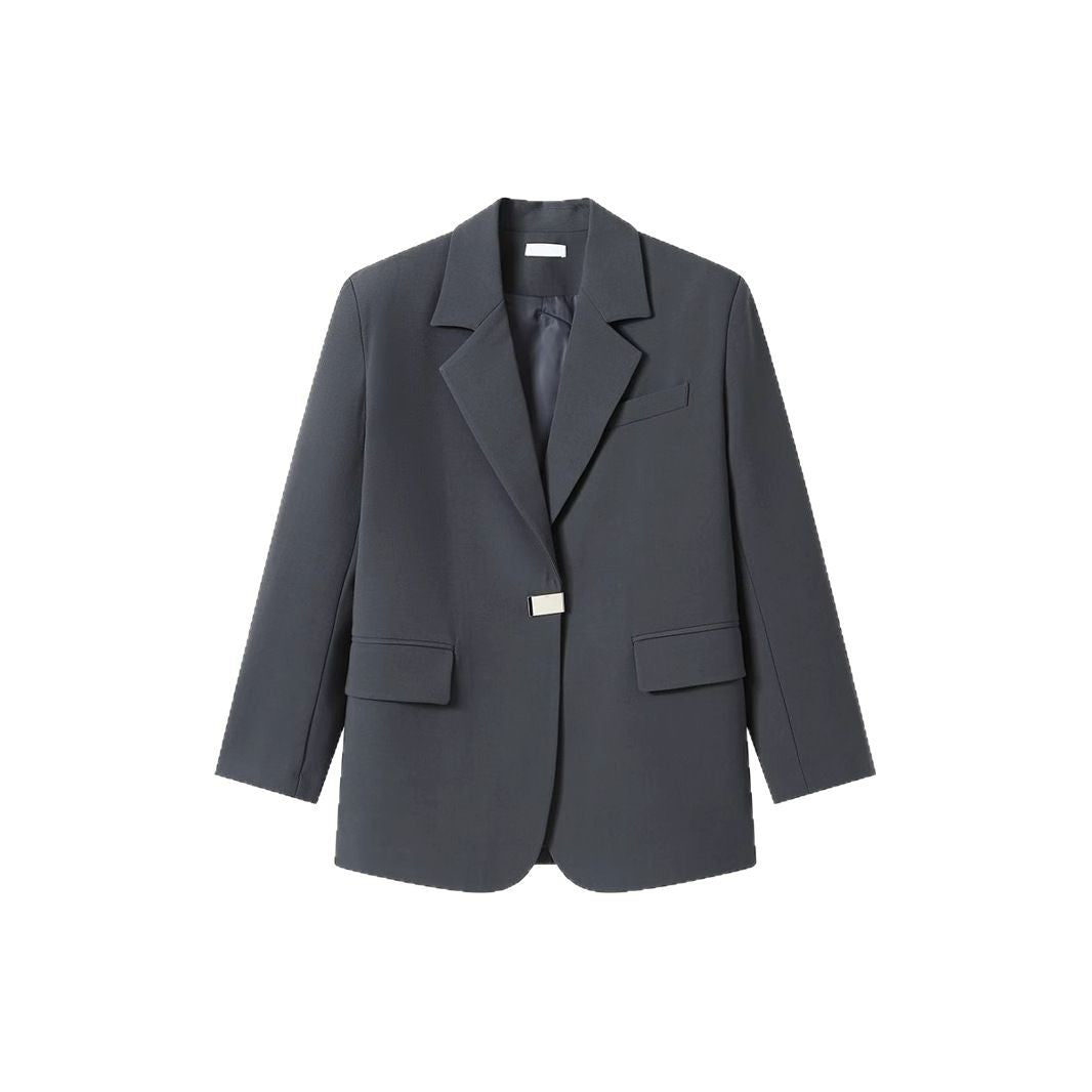 Blazer surdimensionné à la mode pour femmes avec une coupe élégante et un élément décoratif en bijou Chic & Stil