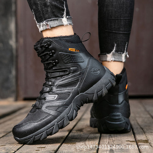 Women's winter trekking boots with insulated lining and non-slip sole Lune London