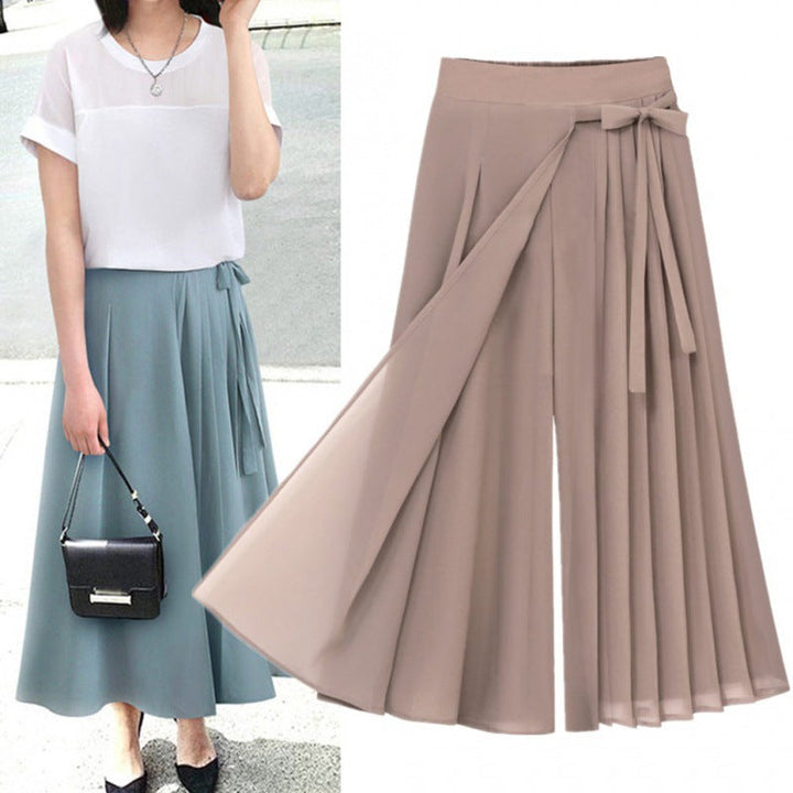Ladies Pleated Skirt with Waistband and Elegant Draping Chic und Stil