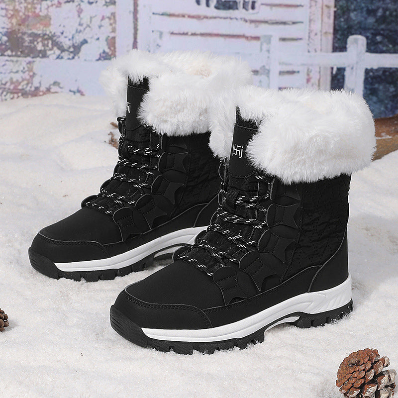 Winter boots for women with insulated faux fur collar and non-slip sole Lune London