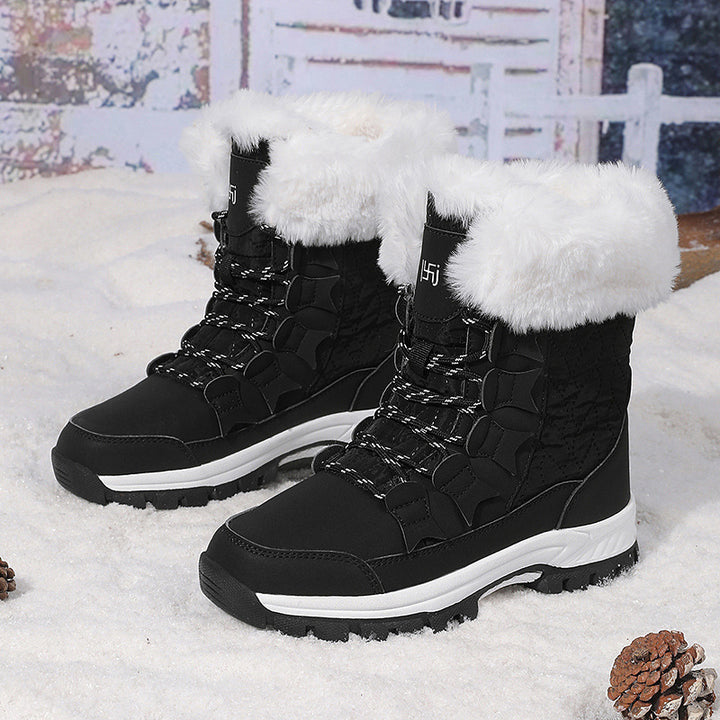 Winter boots for women with insulated faux fur collar and non-slip sole Lune London