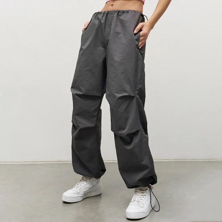Pantalons de loisirs sportifs pour femmes avec taille ajustable et poches pratiques Chic & Stil