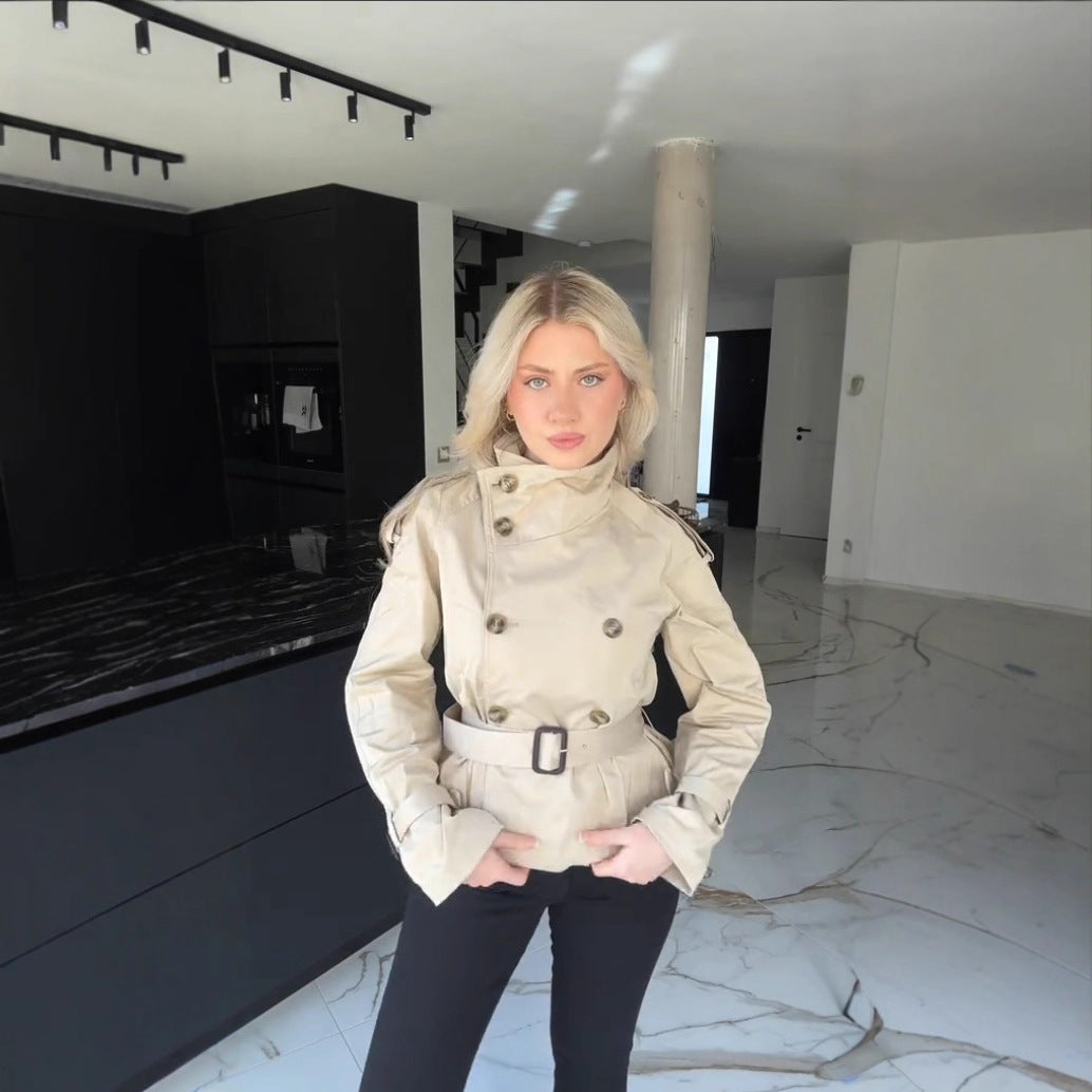 Modern trench coat for women with high collar and practical side pockets Lune London