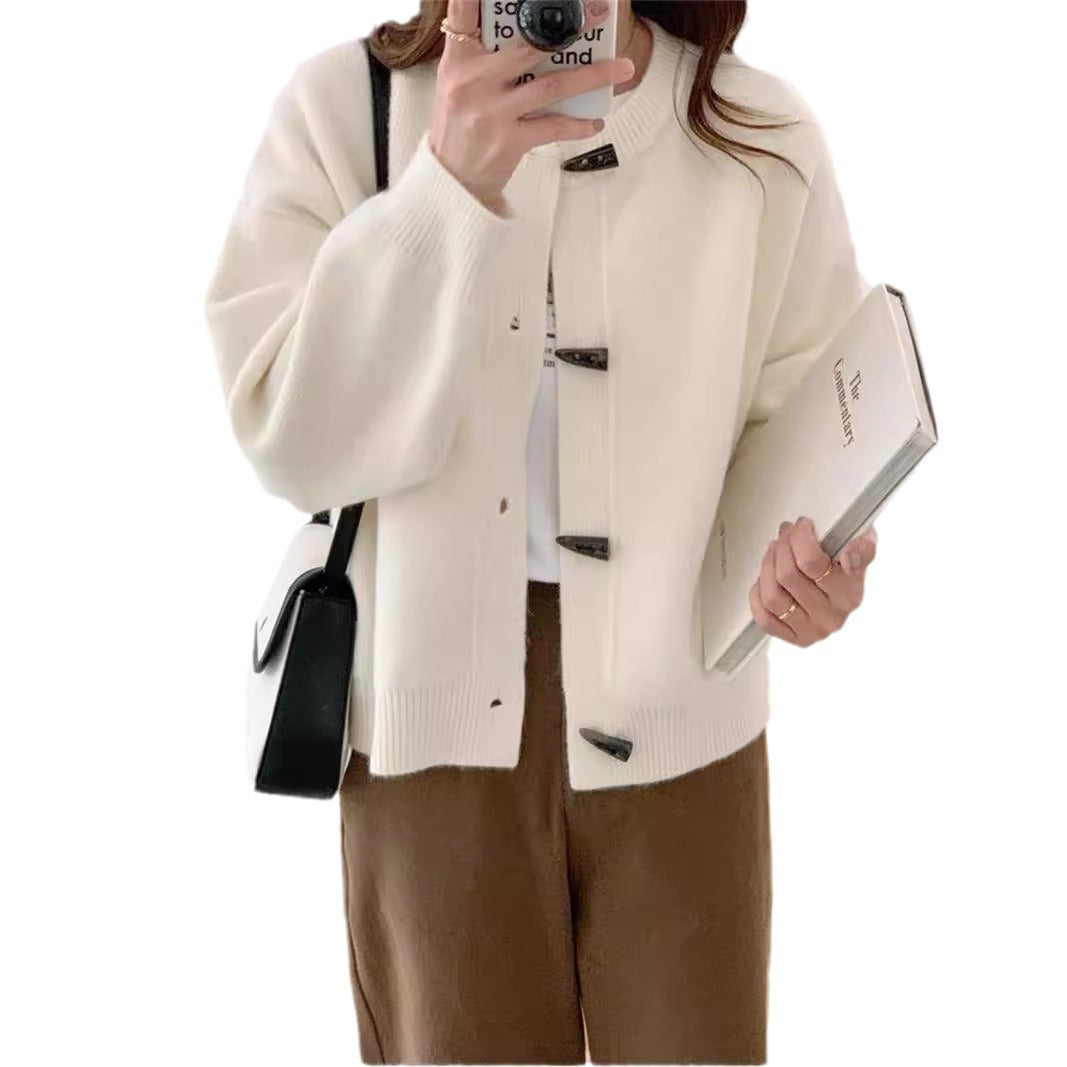 Cardigan pour femmes avec des détails de boutons élégants Chic & Stil