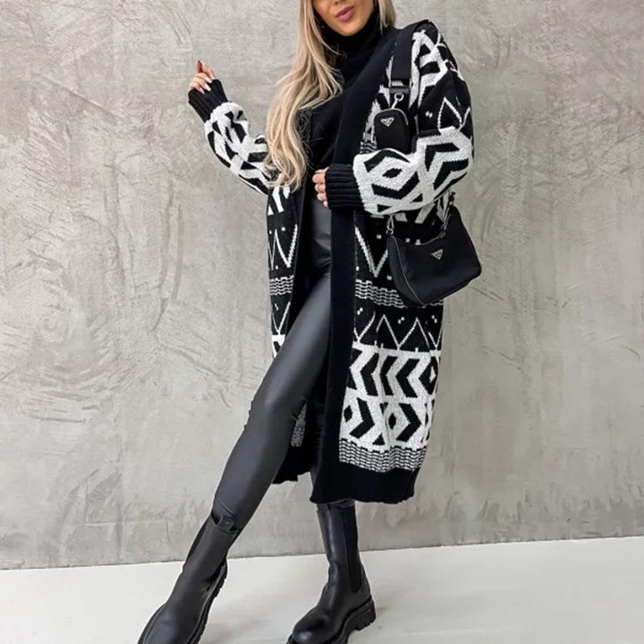 Women's knitted cardigan with modern patterns and an elegant construction Lune Londonl