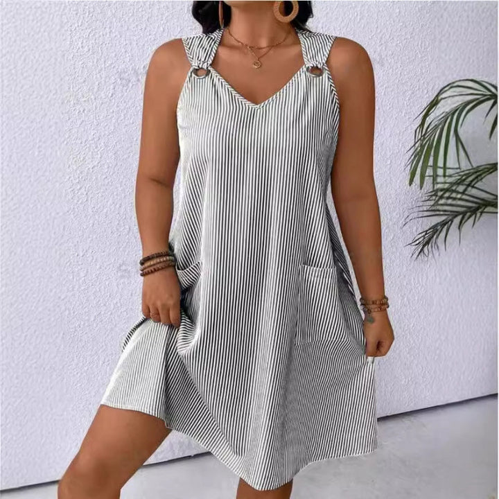 Casual dress for women with V-neck and practical pockets Lune London