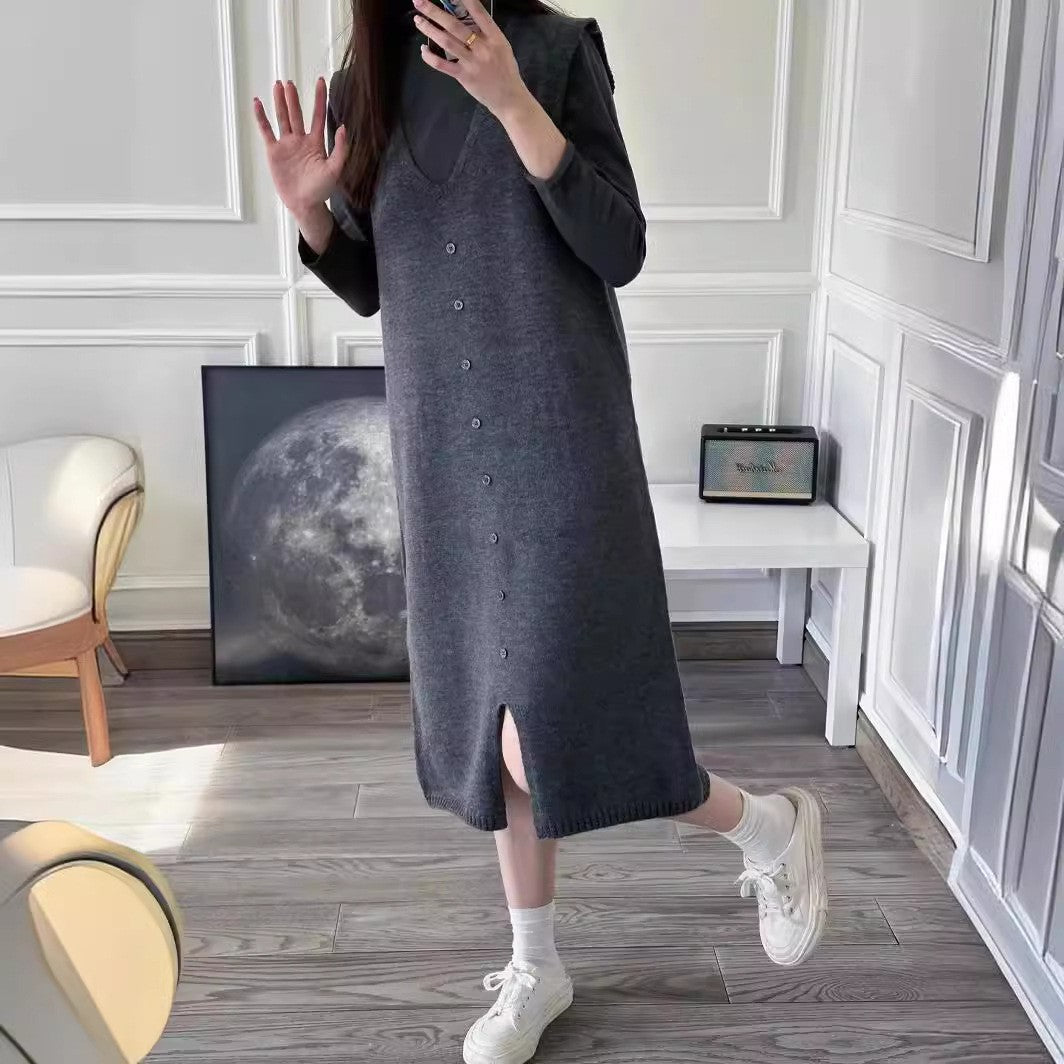 Knee-length knit dress for women with button placket and V-neck Lune London