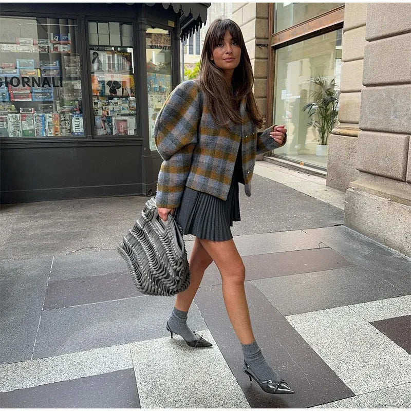 Veste à carreaux pour femmes avec des manches volumineuses Chic & Stil