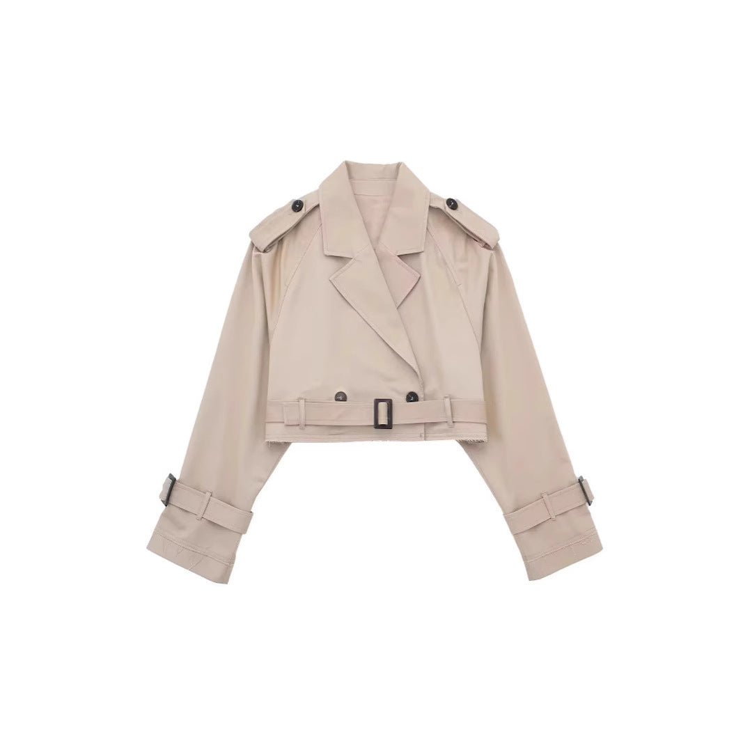 Fashionable short trench coat for women with an elegant design and stylish details Lune London