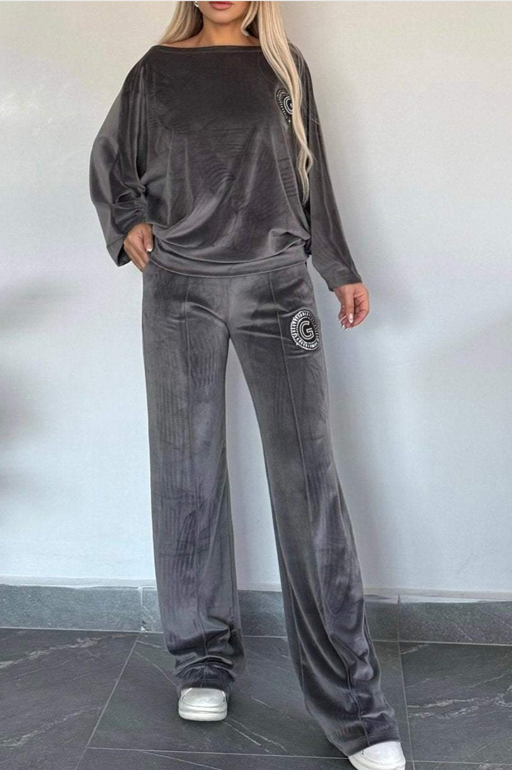 Ensemble décontracté en velours pour femme avec coupe douce Chic & Stil