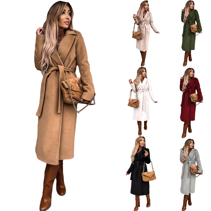 Elegant wool coat for women with a belt and classic lapels Lune London