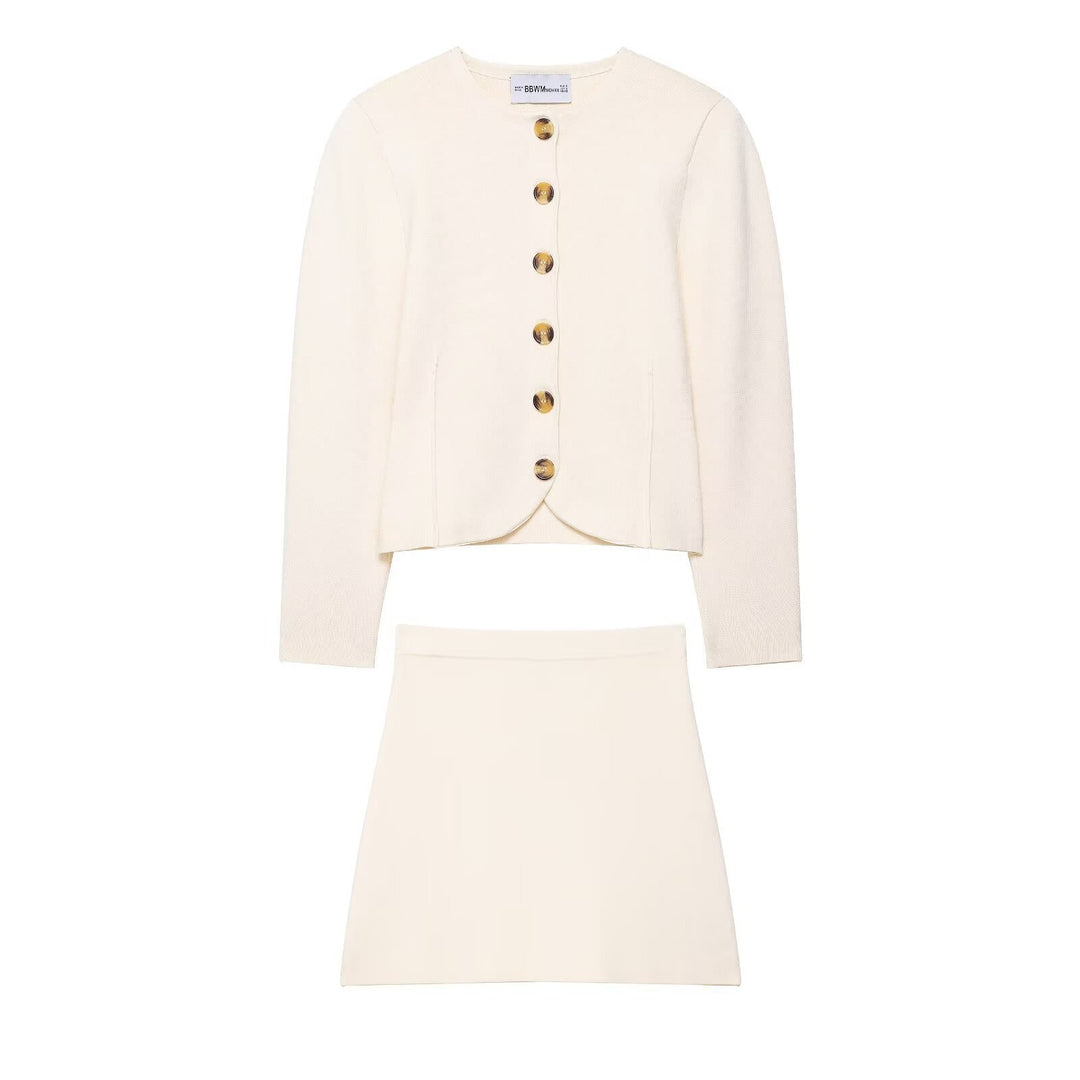 Ladies elegant short jacket with golden buttons Lune London