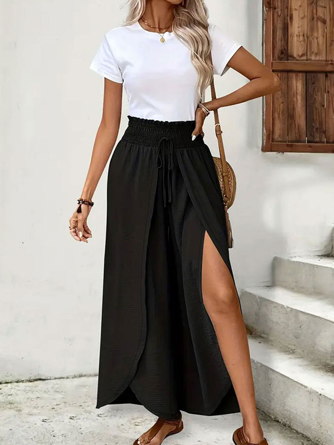High-waisted wide pants for women with side slits Lune London