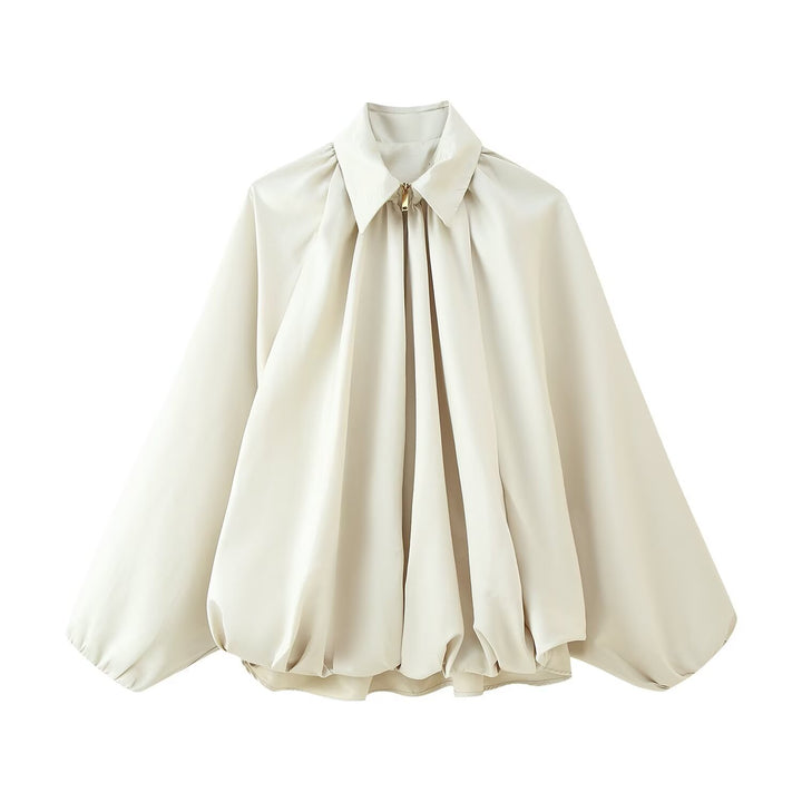 Blouse élégante pour femmes avec des plis modernes et des manches volumineuses Chic & Stil