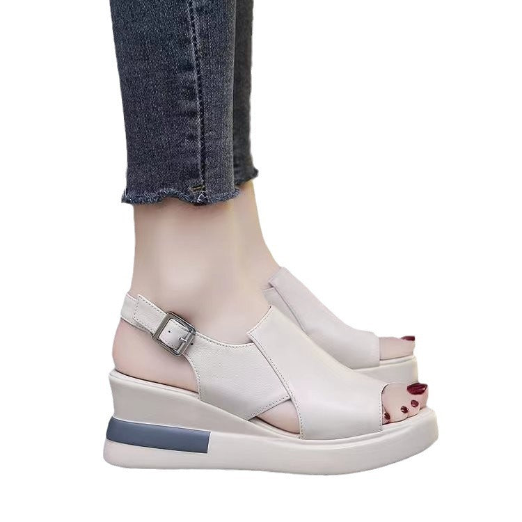 Comfortable wedge sandals for women with an adjustable strap and ergonomic insole technology Lune London