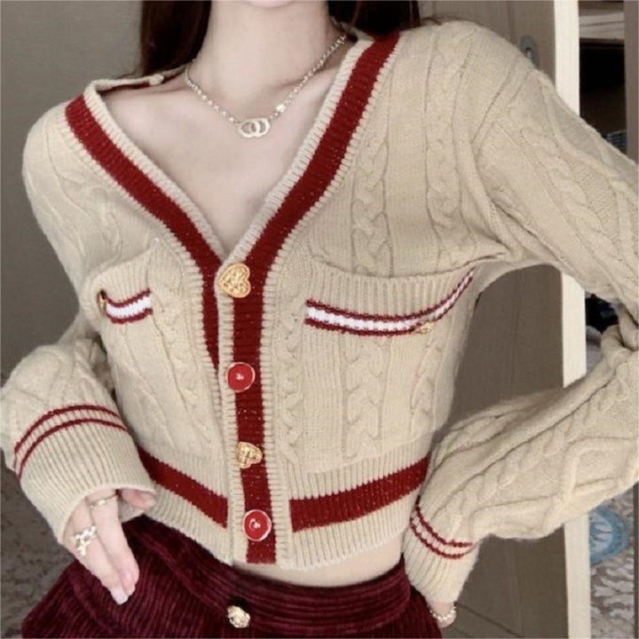 Knitted women's jacket with braided pattern and contrasting pockets Lune London