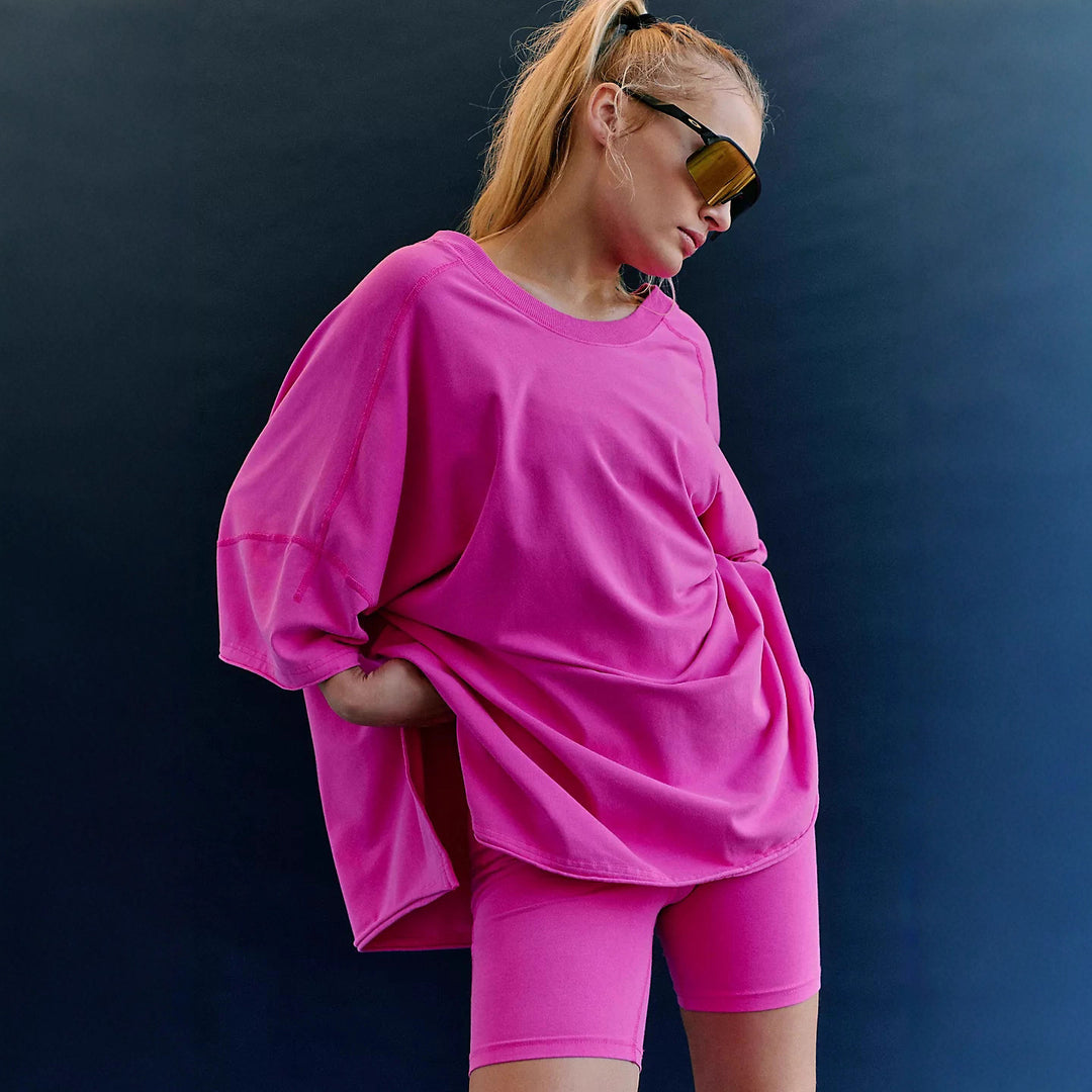 Women's comfortable sports loungewear set with oversized top and shorts Chic & Stil