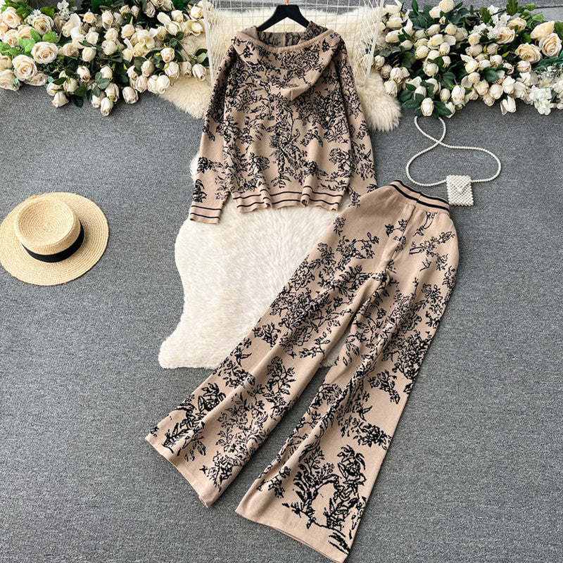 Fashion leisure set for women with hoodie and floral pattern Lune London