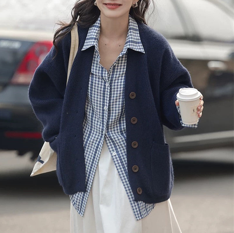 Cardigan Douillet pour Femme avec Grandes Poches et Détails de Boutons Chic & Stil