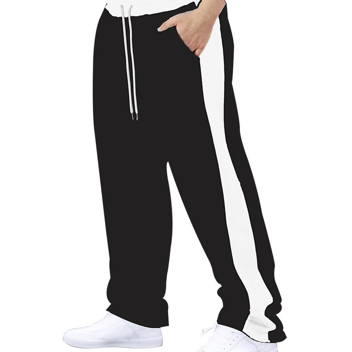 Comfortable sports sweatpants for men with elastic waistband and practical pockets Lune London