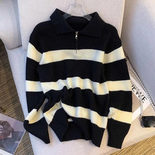 Knitted pullover for women with high collar and zipper Lune London