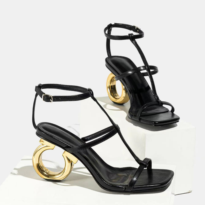 Women’s sandals with fashionable ring detail and chic bandage design