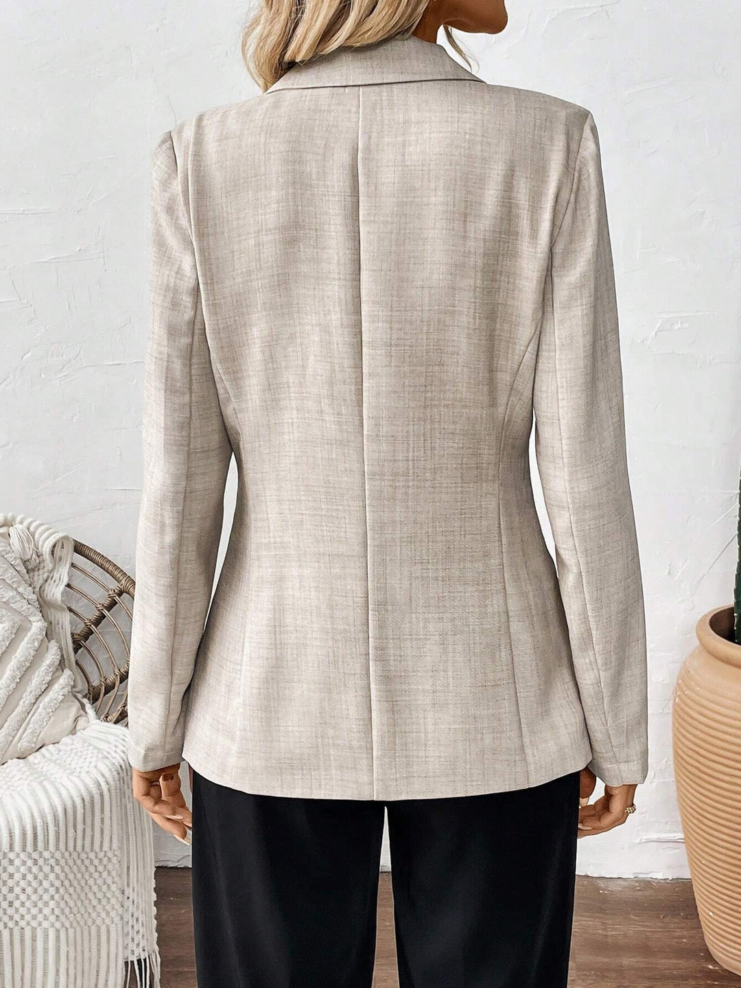 Women Elegant and Lightweight Blazer with a Modern Cut and Practical Pockets Lune London