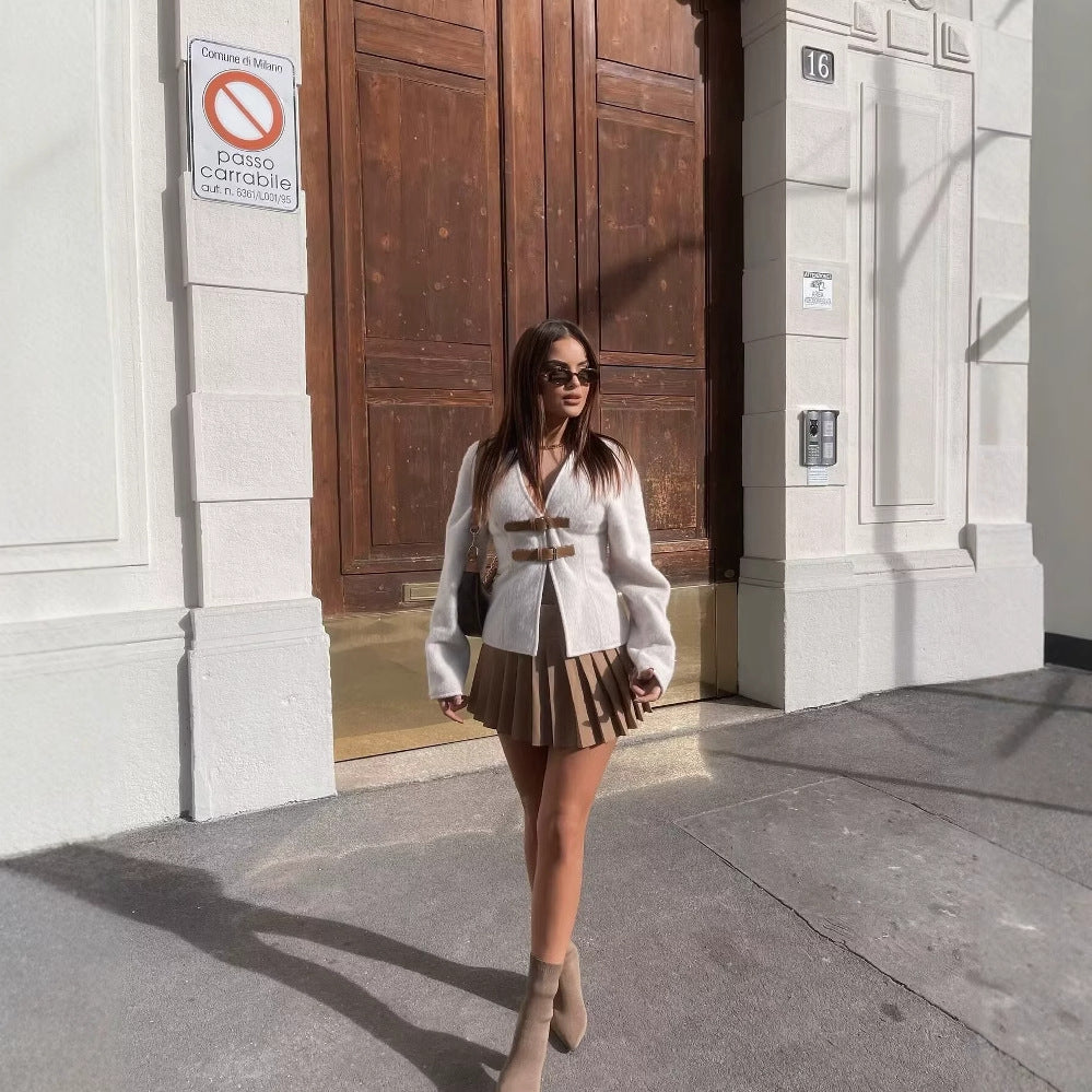 Women elegant short blazer with chic closure Lune London