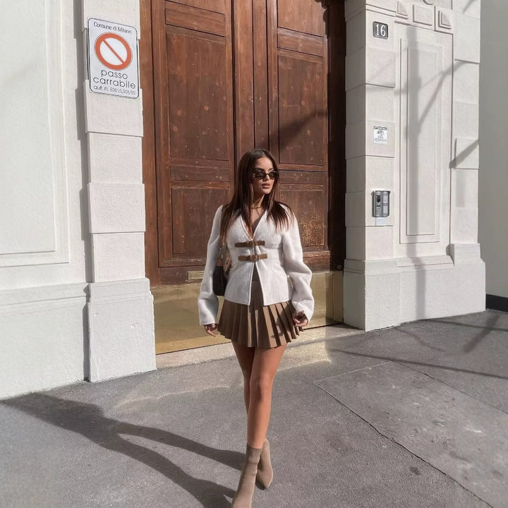 Women elegant short blazer with chic closure Lune London