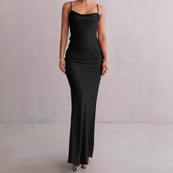 Ladies Elegant and fitted Maxi dress with pronounced neckline and floral appliqués Lune London