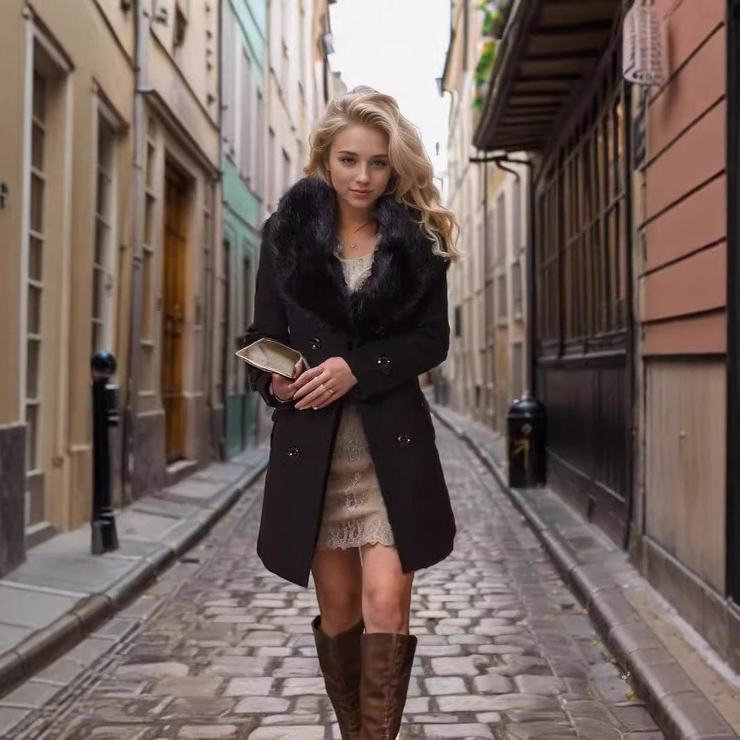 Ladies Elegant trench coat with removable fur collar Lune London