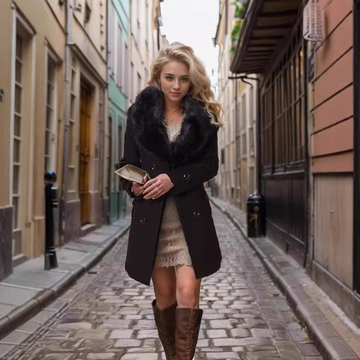 Ladies Elegant trench coat with removable fur collar Lune London
