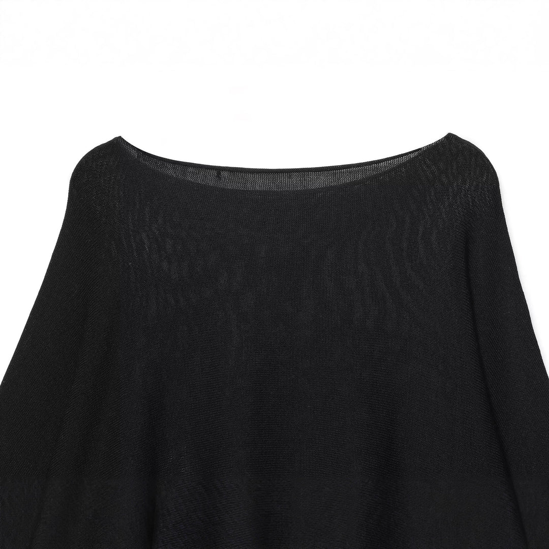 Casual knit sweater for women with a loose fit and a round neck Lune London
