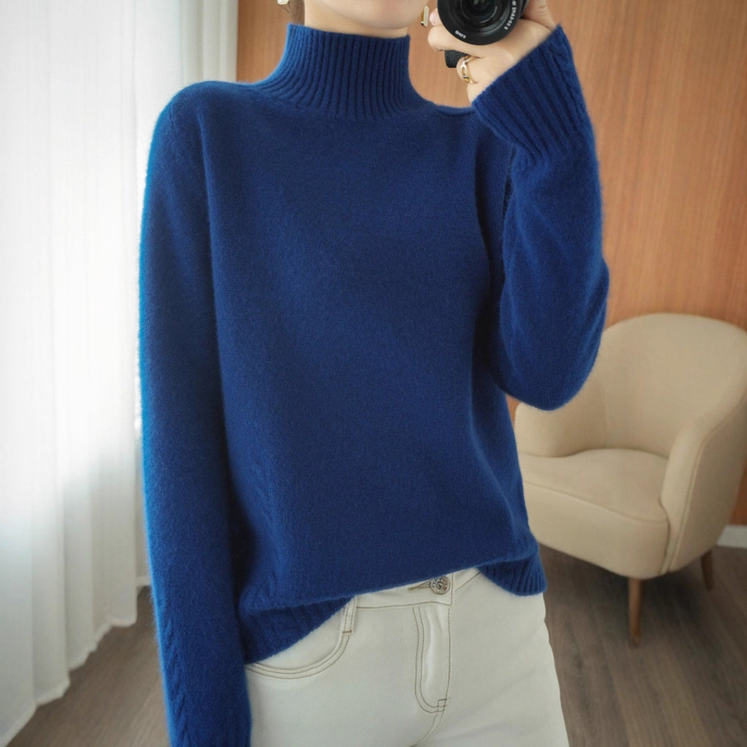 Elegant sweater for women with high collar and fine structure Lune London