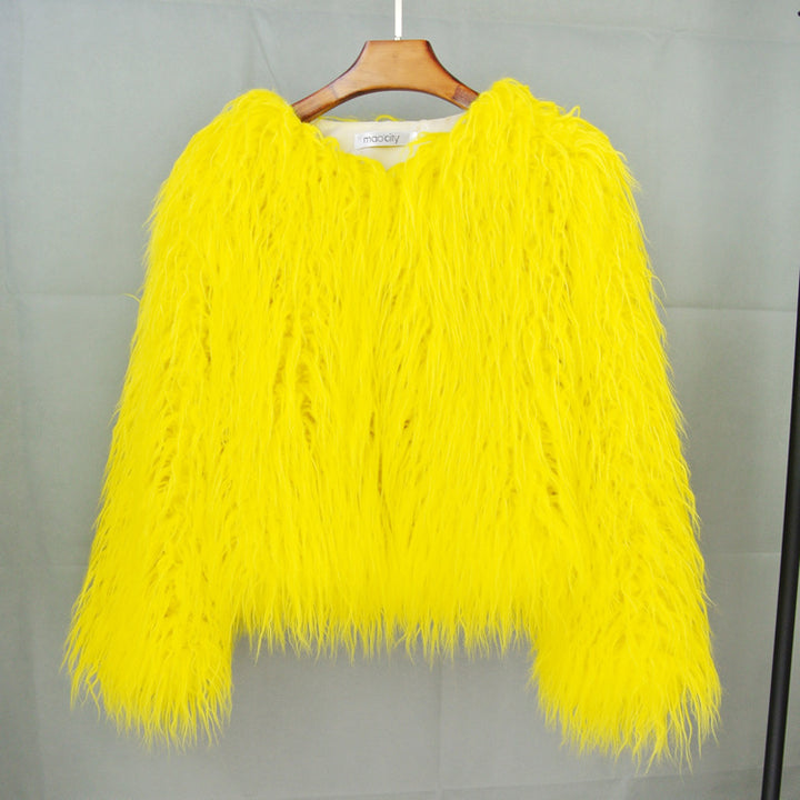 Ladies Plush Faux Fur Coat in Loose Fit and Voluminous Design Lune London